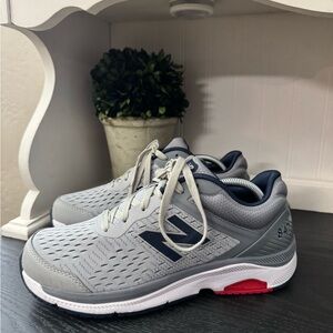 New Balance 847V4 Walking Shoes Gray Blue and Red #MW847LG4 Men's Size 9